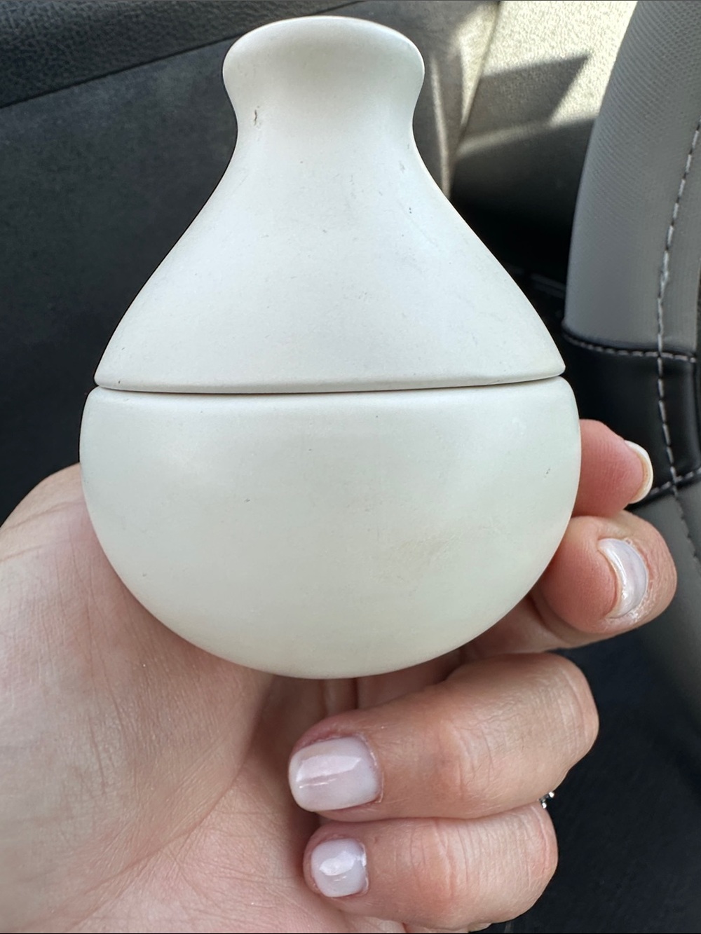 KKW Beauty White Ceramic Bath & Body Vase collectors rare
